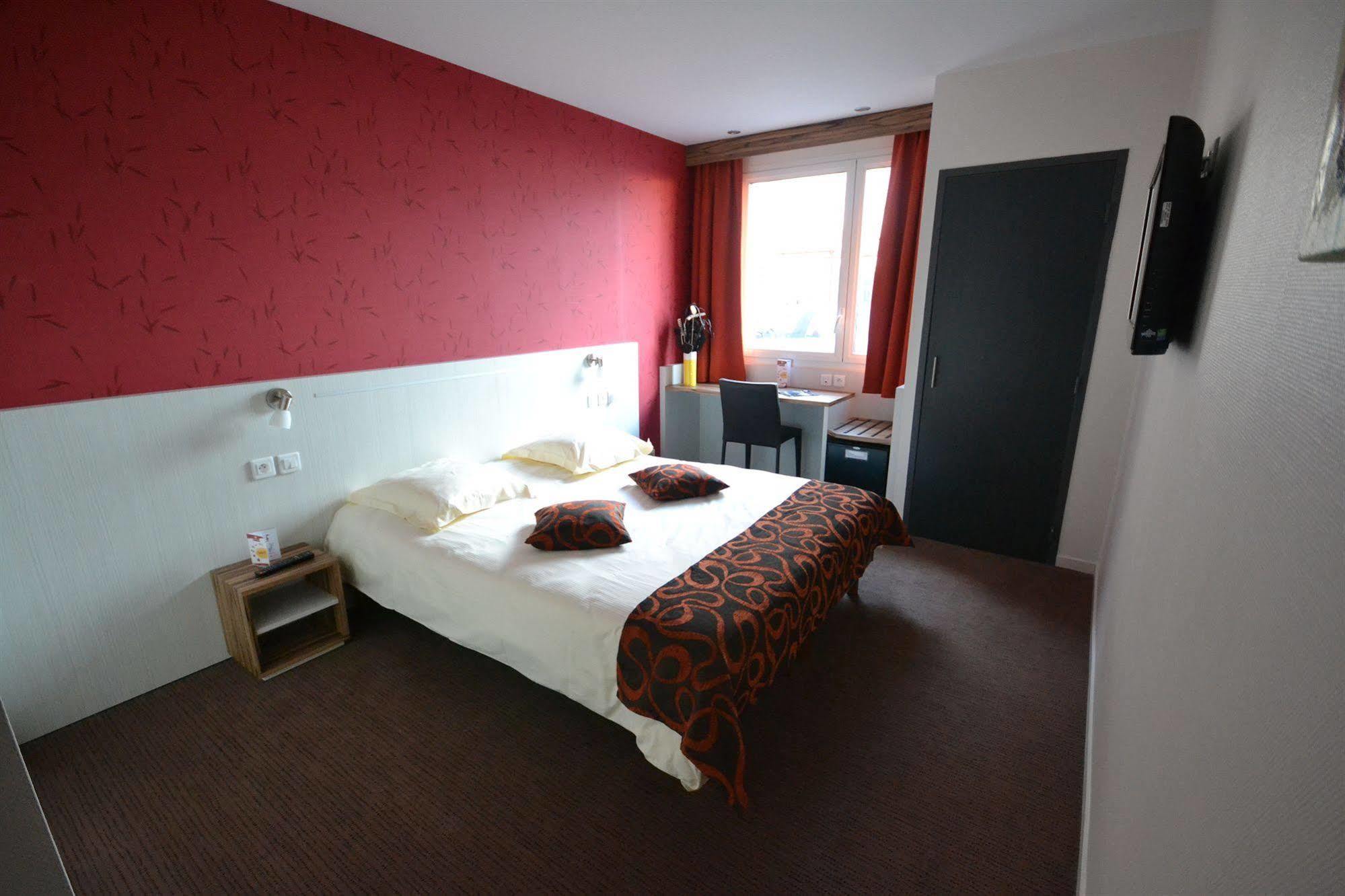 Brit Hotel Confort Saint-Lo Exterior photo