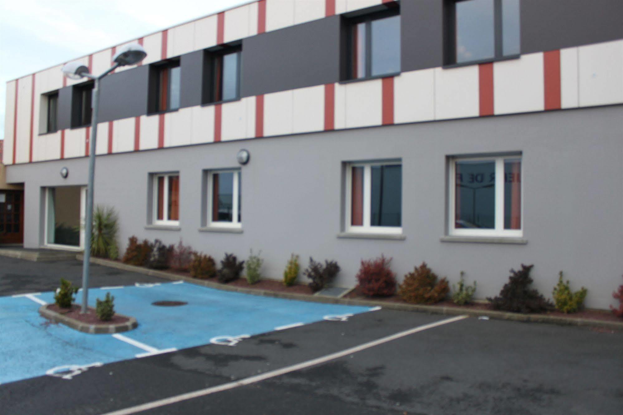 Brit Hotel Confort Saint-Lo Exterior photo