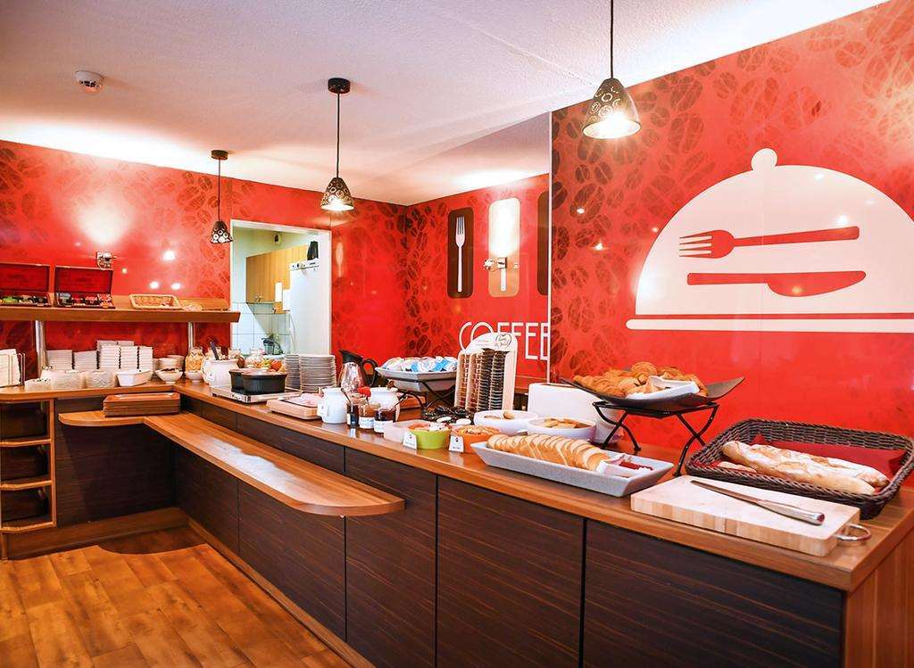 Brit Hotel Confort Saint-Lo Restaurant photo